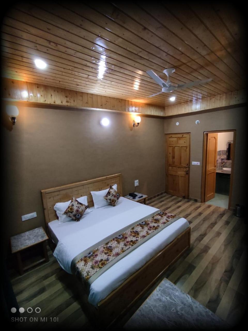 Hotel Cozy Haven Mandi Eksteriør bilde