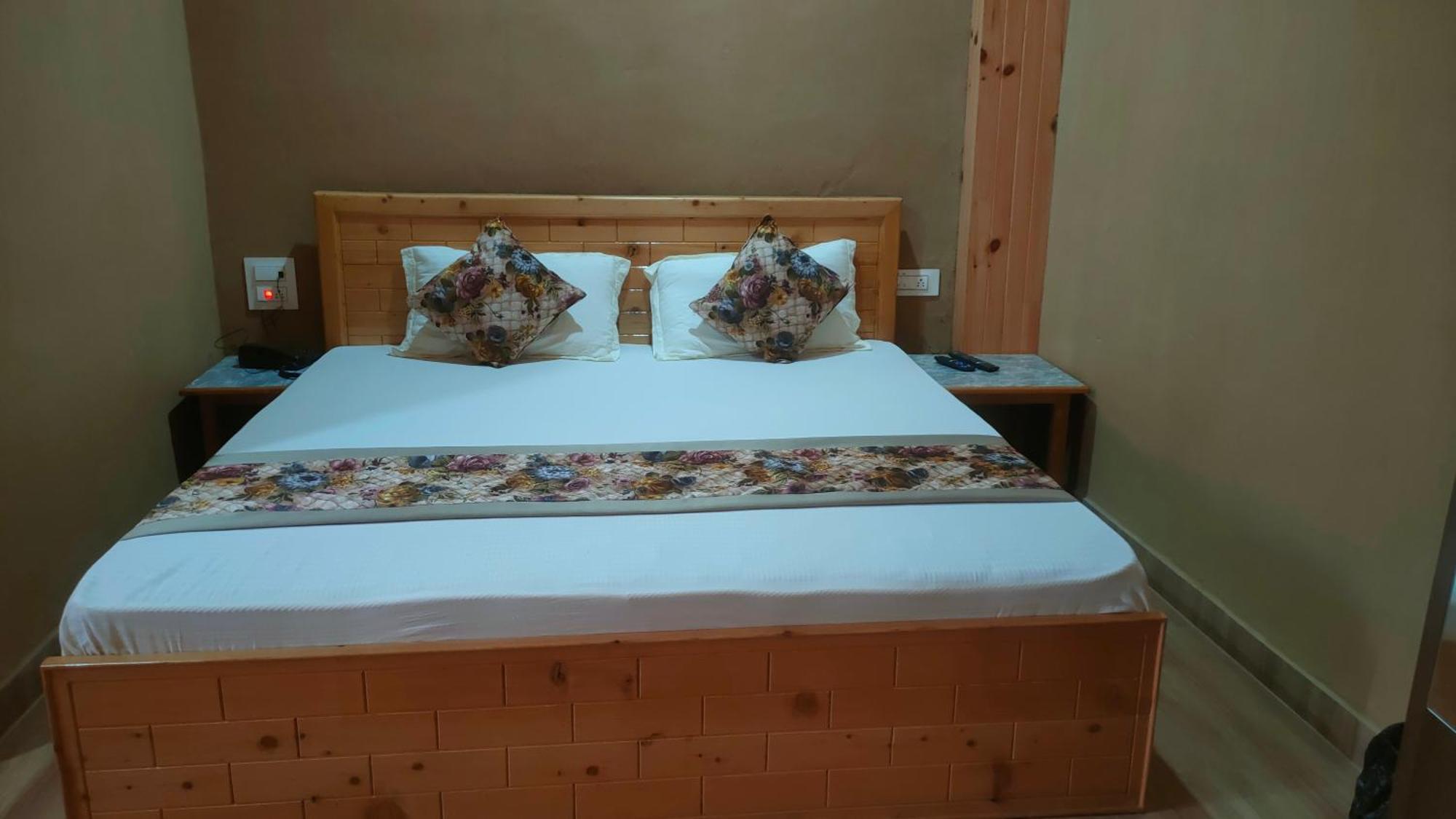 Hotel Cozy Haven Mandi Eksteriør bilde